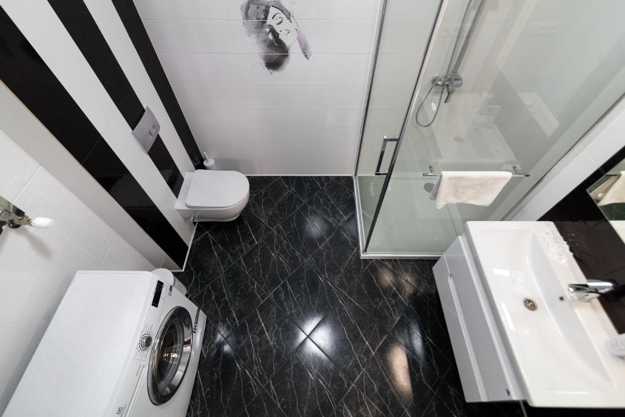 Leogrand On B Khmelnytskogo 27a شقة *