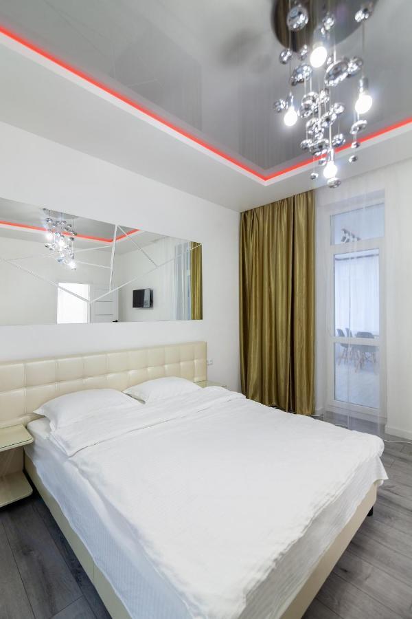 Leogrand On B Khmelnytskogo 27a