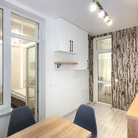 Leogrand Apartments On B Khmelnytskogo 27A Lviv Exterior photo