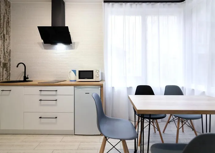 Leogrand Apartments On B Khmelnytskogo 27A