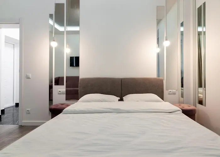 Leogrand Apartments On B Khmelnytskogo 27A