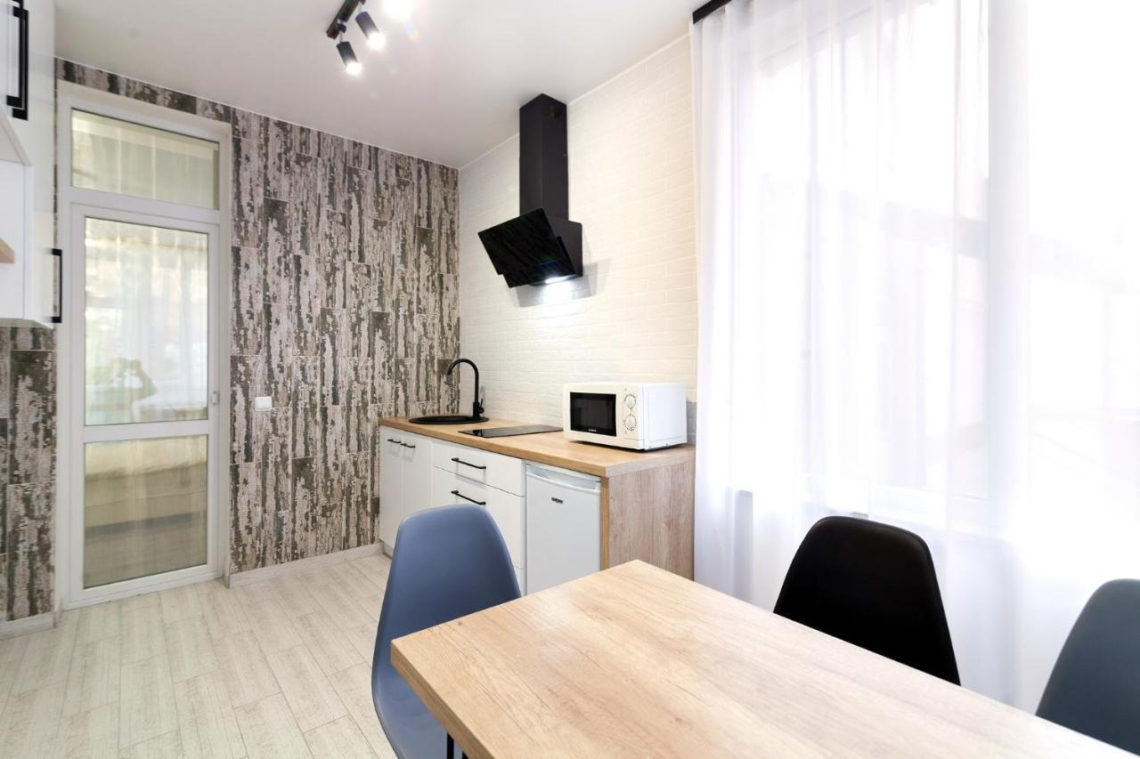 Leogrand On B Khmelnytskogo 27a Апартаменти *